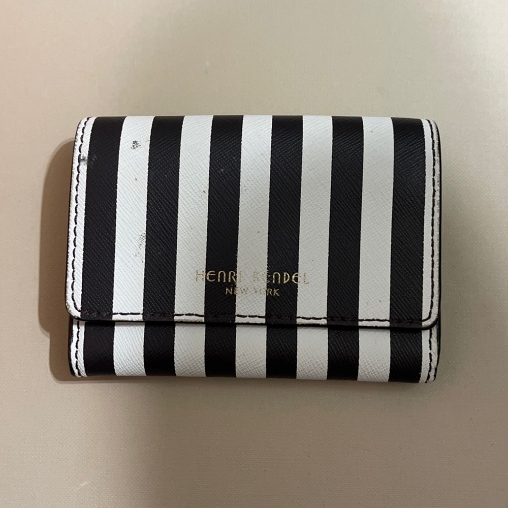 Henry Bendel coin purse